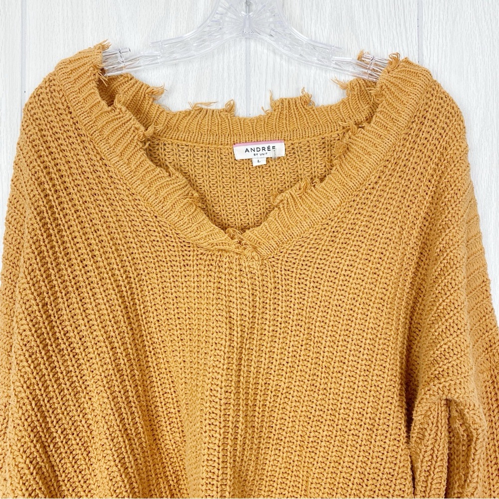 Andree by Unit | Mustard Yellow Knit Frayed V-Neck Pullover Sweater Size Large - Picture 13 of 14